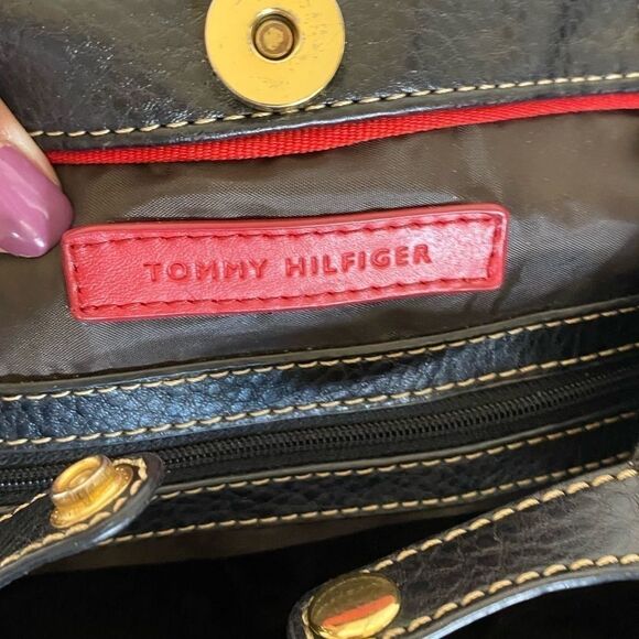 Tommy Hilfige Monogram Shoulder Bag - Picture 7 of 8